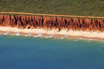 Mar intocado das idílicas terras costeiras. Foto: Ingetje Tadros