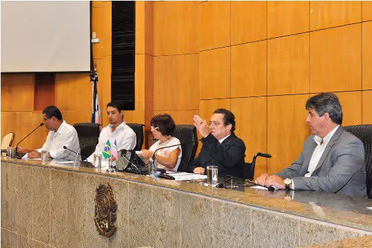 Mesa debatedora