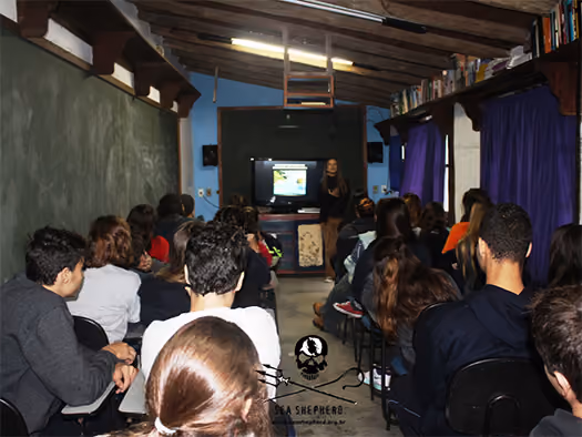 Sala de projeção Sea Shepherd Brasil – Em defesa dos oceanos