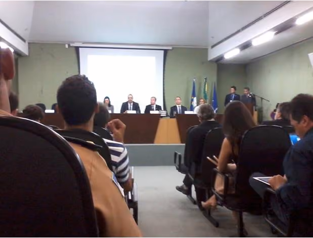 Humanos e Tubarões Convivendo em Harmonia - Foto: ISSB/Núcleo PE