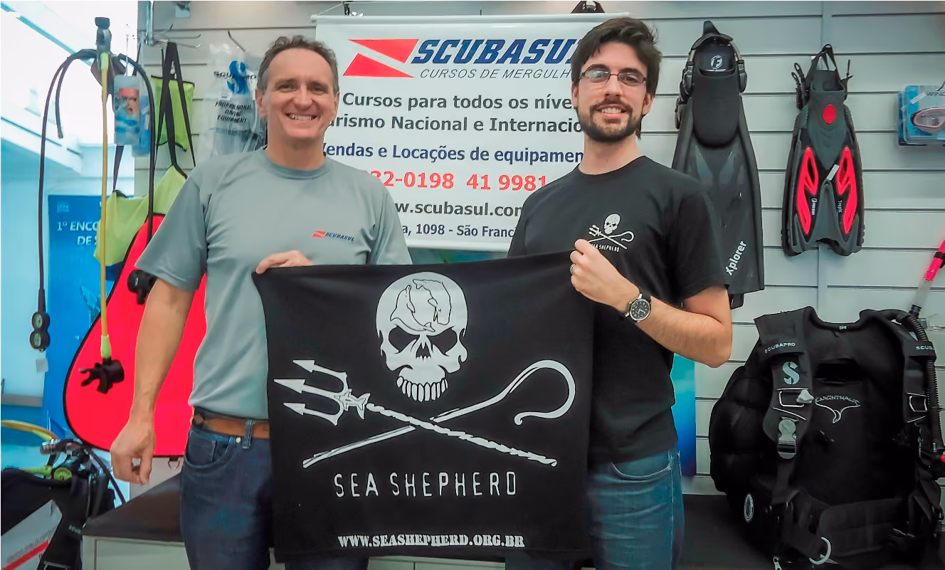 Roberto Baracho, da Scubasul, e Cláudio Guerra, da Sea Shepherd.