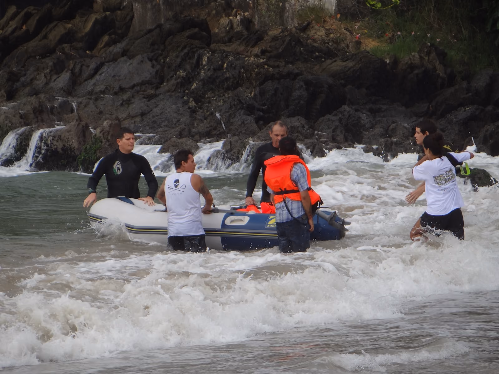 Voluntários embarcando na aventura