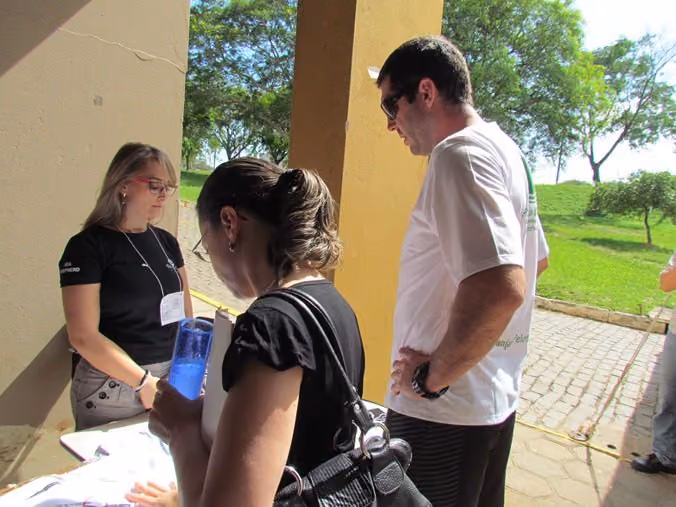 Francine apresentando as atividades do ISSB