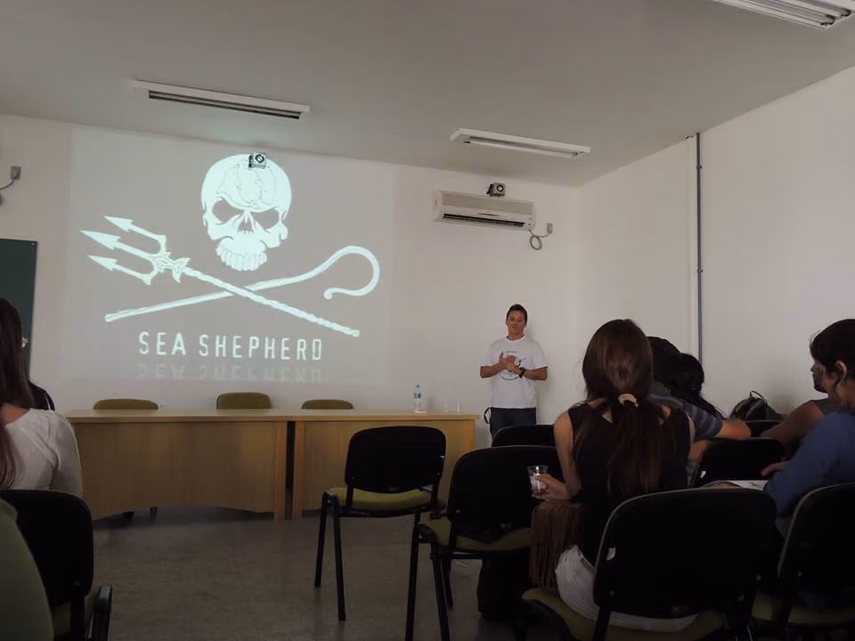 Início da Palestra: " ISSB - Programa de estudos e conservação da vida marinha". Foto: CABio