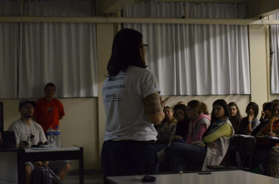 Voluntária Juliana Motta Foto: Daniel Kannenberg