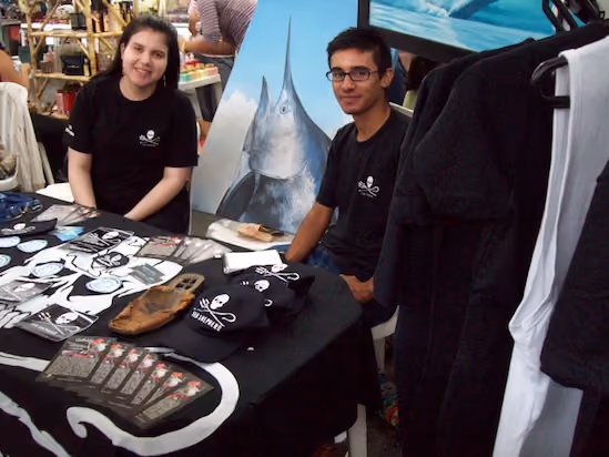 Ju Salgueiro e Thiago de Oliveira, firmes do começo ao fim no stand. Foto: Carlos Crow/ ISSB