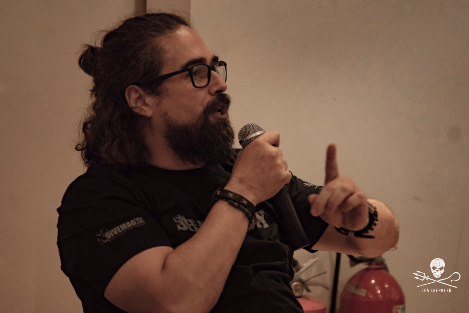 Kadu Pinheiro nas conversas enriquecedoras com o grupo de convidados e apaixonados pelo mar