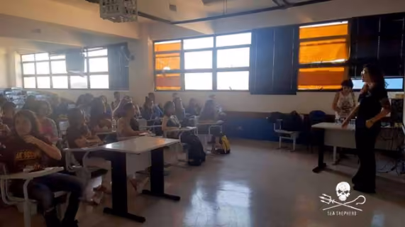 Após a apresentação os alunos envolveram-se com os temas, fazendo perguntas sobre as campanhas.
