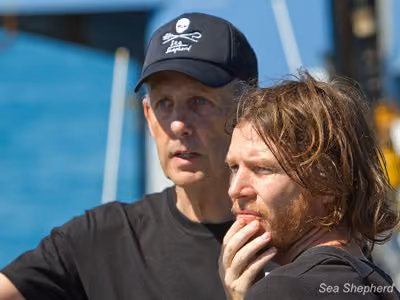 Bob Brown com Malcolm Holland durante a Operação Kimberley Miinimbi. Foto: Sea Shepherd