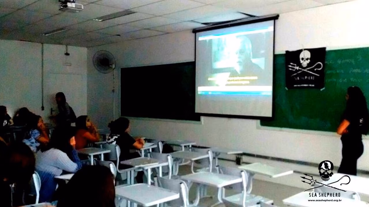 Apresentação Sea Shepherd Brasil aos alunos de Biologia da Unifesp.