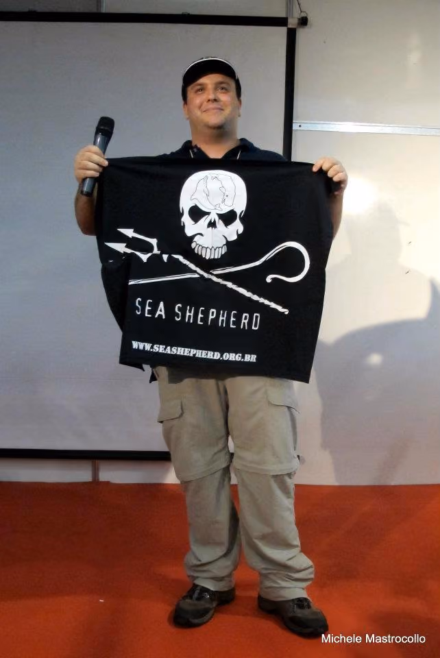 Daniel Botelho, Embaixador do Mar da Sea Shepherd Brasil. Premiado fotojornalista, especialista em fotografia subaquática. Crédito: Michelle Mastronello