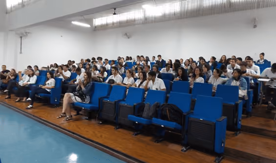 Platéia atenta ao debate . Foto: ISSB
