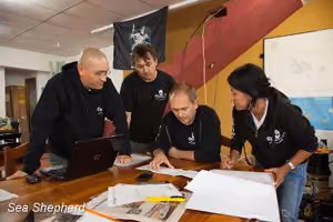Equipe da Sea Shepherd Galápagos. Foto: Sea Shepherd/Tim Watters