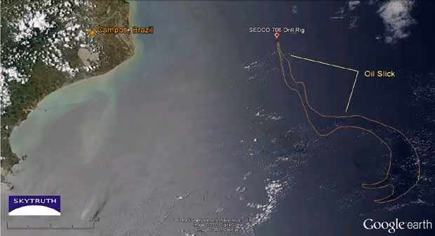 Foto de satélite mostra mancha que pode ser do vazamento de petróleo da Chevron, na Bacia de Campos. Foto: Reprodução/Época