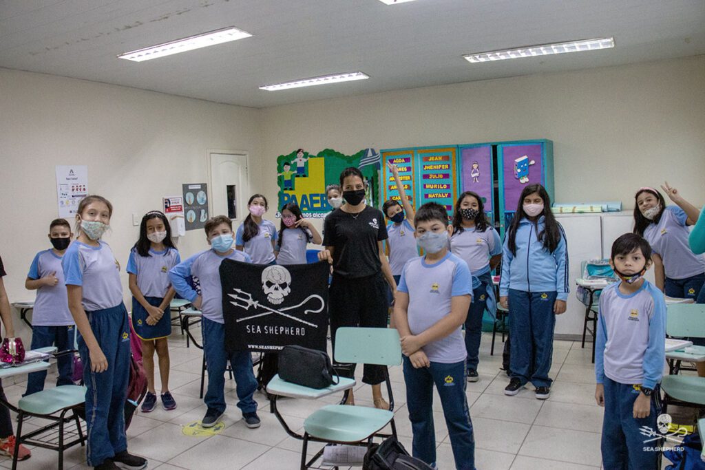 Na Amazônia, Sea Shepherd ajuda a mitigar poluição de rios por meio da educação