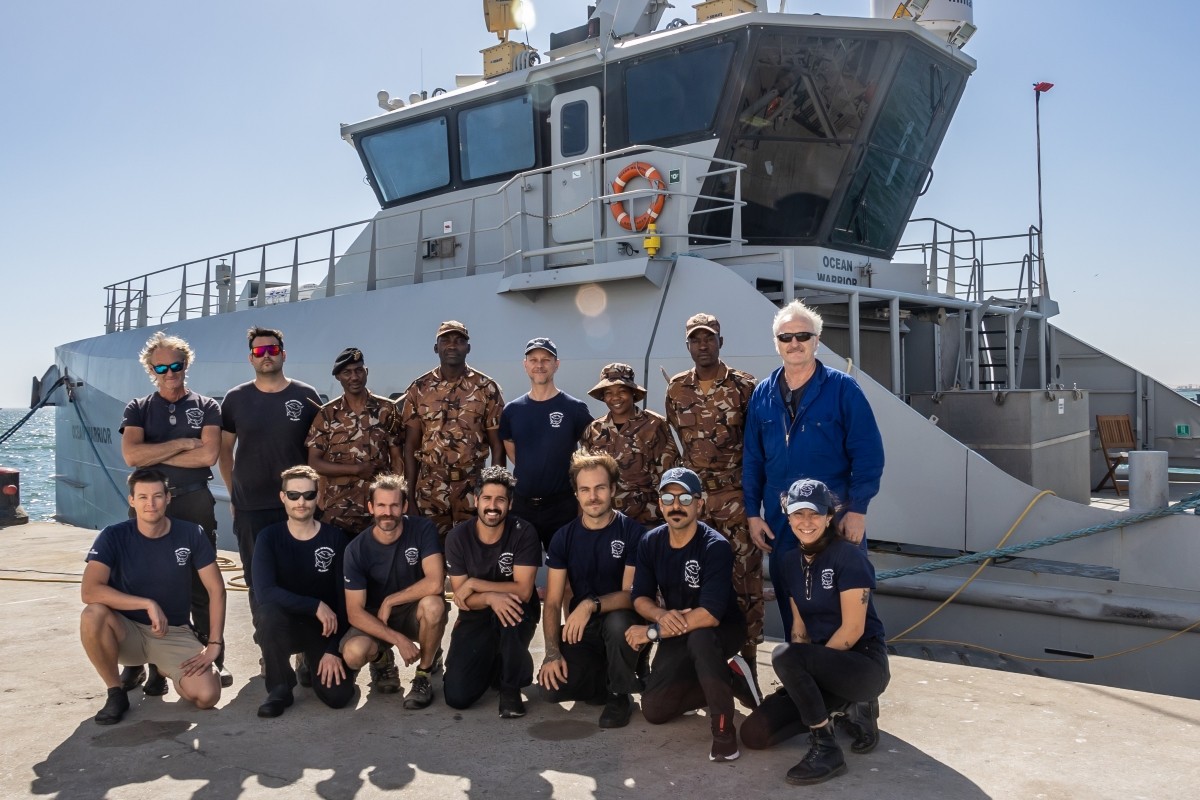 Tripulação do Ocean Warrior com a polícia da Namíbia e inspetores de pesca - Alice Bacou / Sea Shepherd Global