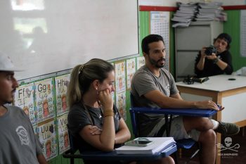 André Ballesteros e Adriana Miranda em reunião com professores no Amazonas